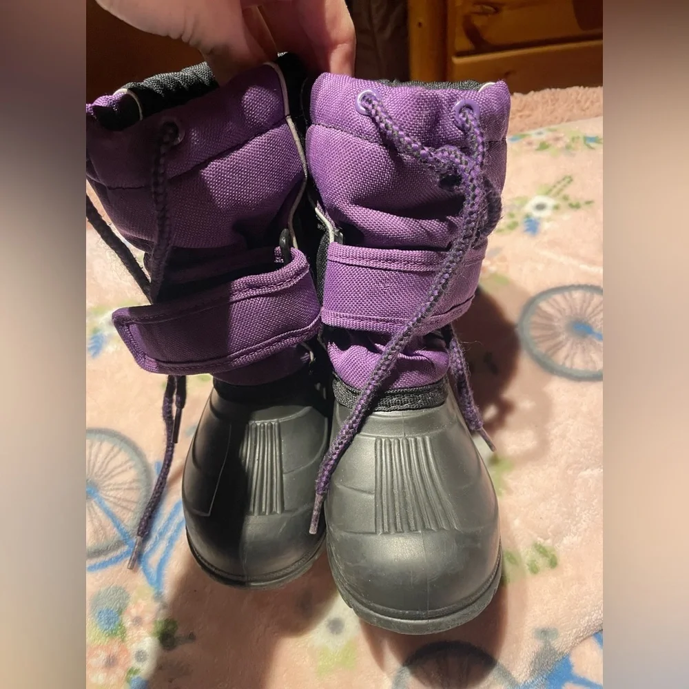 Little Girl’s Size 8 L.L. Bean Winter Snow Boots
